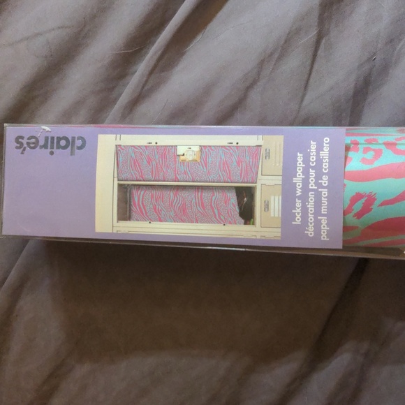 Animal Print Locker Wallpaper Claire's NWT Peel and Stick Wallpaper 8.5" x 40" - Picture 10 of 14
